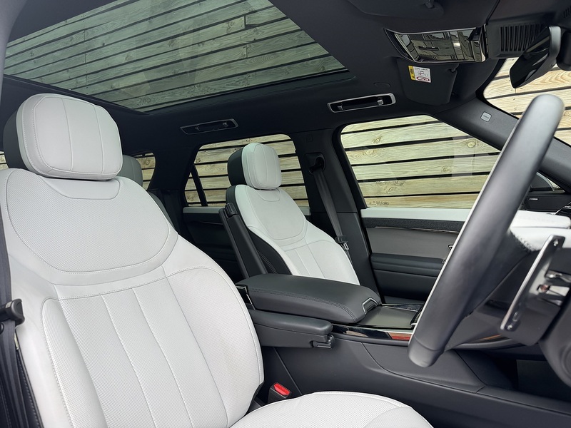 Land Rover Range Rover Sport 2025'25 D300 MHEV Dynamic SE | Huge Spec | Pan Roof - U9148