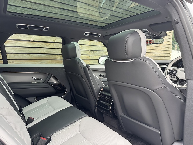 Land Rover Range Rover Sport 2025'25 D300 MHEV Dynamic SE | Huge Spec | Pan Roof - U9148
