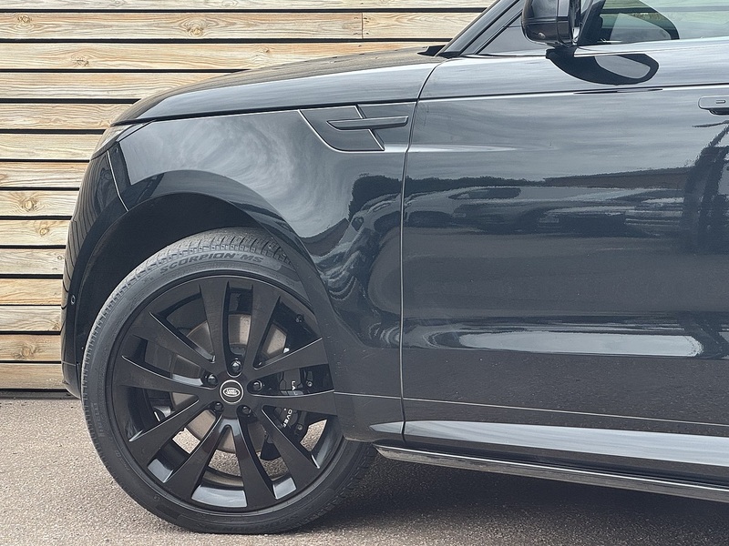 Land Rover Range Rover Sport 2025'25 D300 MHEV Dynamic SE | Huge Spec | Pan Roof - U9148