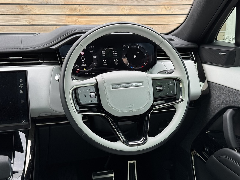 Land Rover Range Rover Sport 2025'25 D300 MHEV Dynamic SE | Huge Spec | Pan Roof - U9148