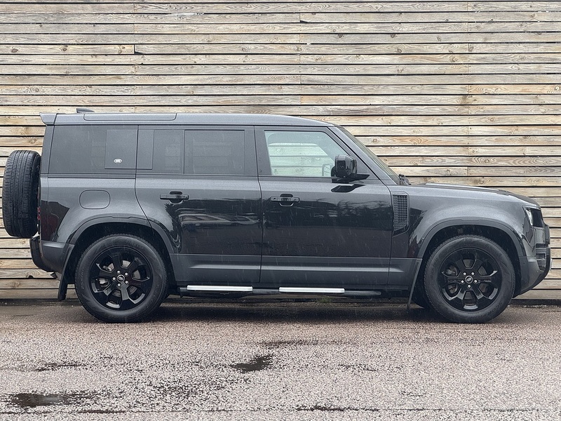 Land Rover Defender 110 2021'21 P300 HSE | 7 Seater | Pan Roof - U9151