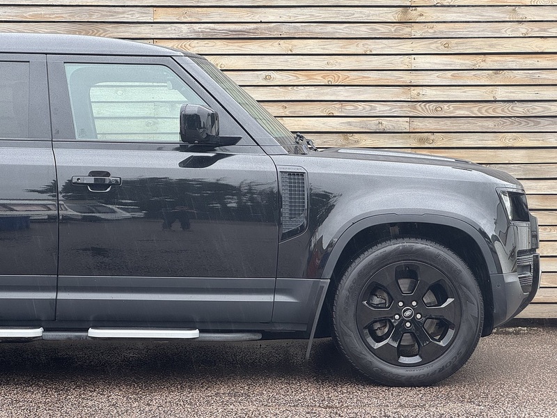 Land Rover Defender 110 2021'21 P300 HSE | 7 Seater | Pan Roof - U9151
