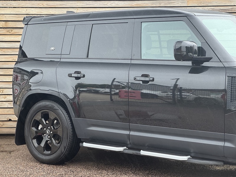 Land Rover Defender 110 2021'21 P300 HSE | 7 Seater | Pan Roof - U9151