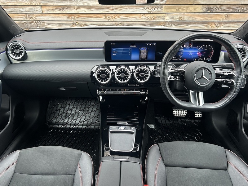 Mercedes-Benz CLA 2024'24 CLA220d AMG Line | Ambient Lighting | Premium Pack - U9152
