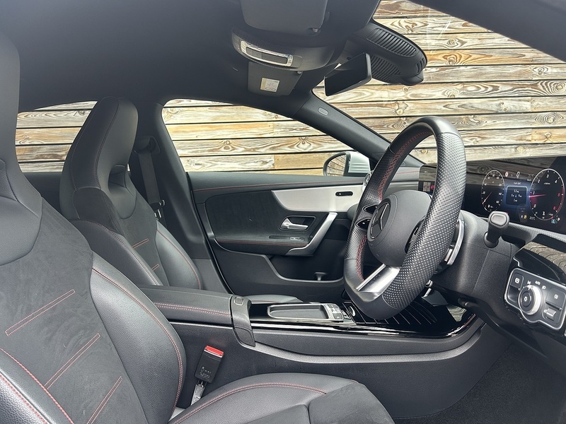 Mercedes-Benz CLA 2024'24 CLA220d AMG Line | Ambient Lighting | Premium Pack - U9152