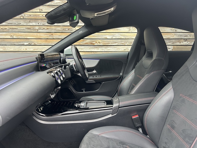 Mercedes-Benz CLA 2024'24 CLA220d AMG Line | Ambient Lighting | Premium Pack - U9152