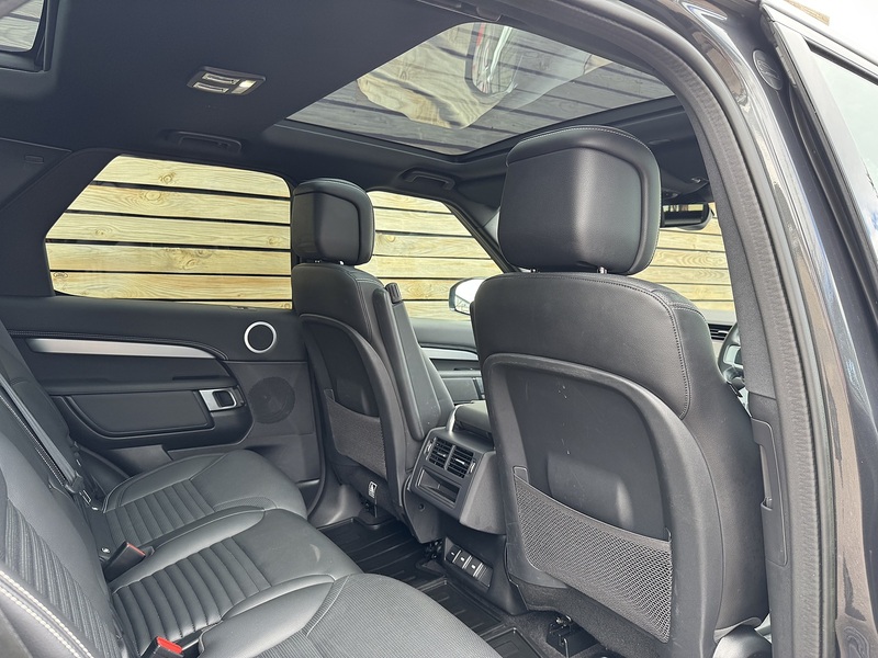 Land Rover Discovery 2023'23 D250 MHEV R-Dynamic SE | Pan Roof | Heated Seats - U9158