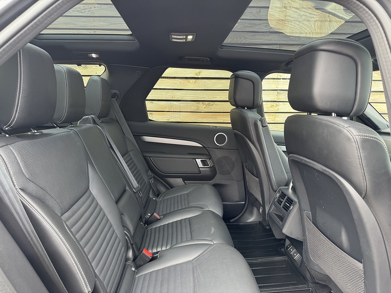 Land Rover Discovery 2023'23 D250 MHEV R-Dynamic SE | Pan Roof | Heated Seats - U9158