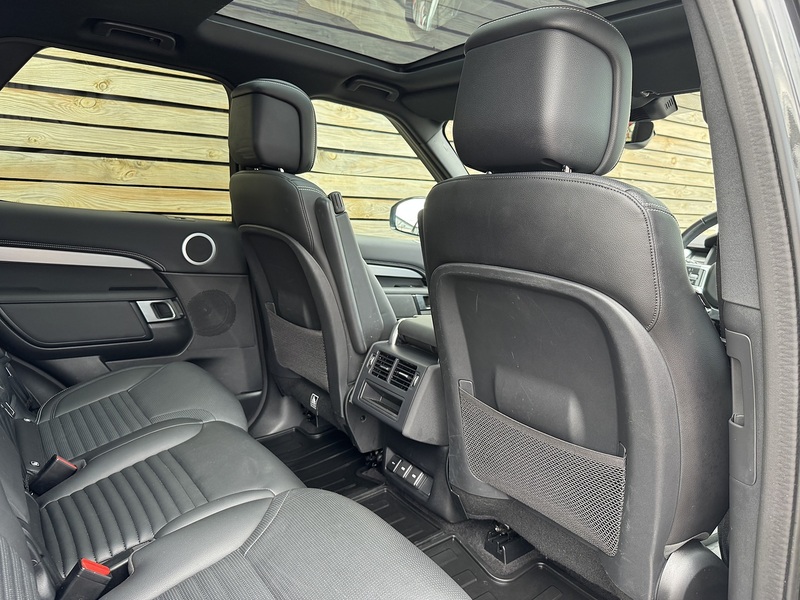 Land Rover Discovery 2023'23 D250 MHEV R-Dynamic SE | Pan Roof | Heated Seats - U9158