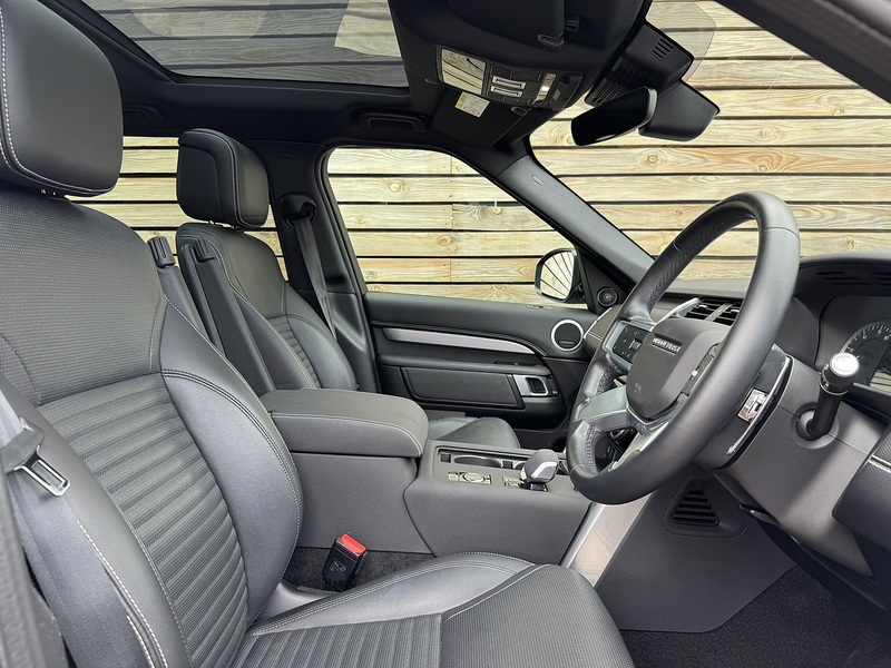 Land Rover Discovery 2023'23 D250 MHEV R-Dynamic SE | Pan Roof | Heated Seats - U9158