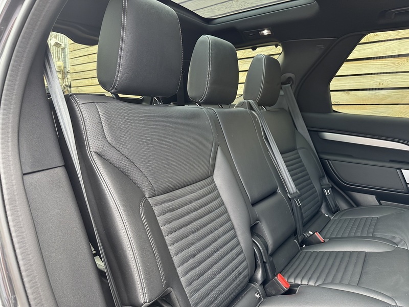 Land Rover Discovery 2023'23 D250 MHEV R-Dynamic SE | Pan Roof | Heated Seats - U9158