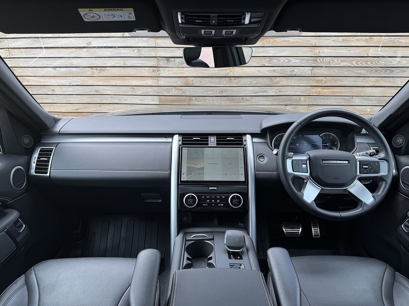 Land Rover Discovery 2023'23 D250 MHEV R-Dynamic SE | Pan Roof | Heated Seats - U9158