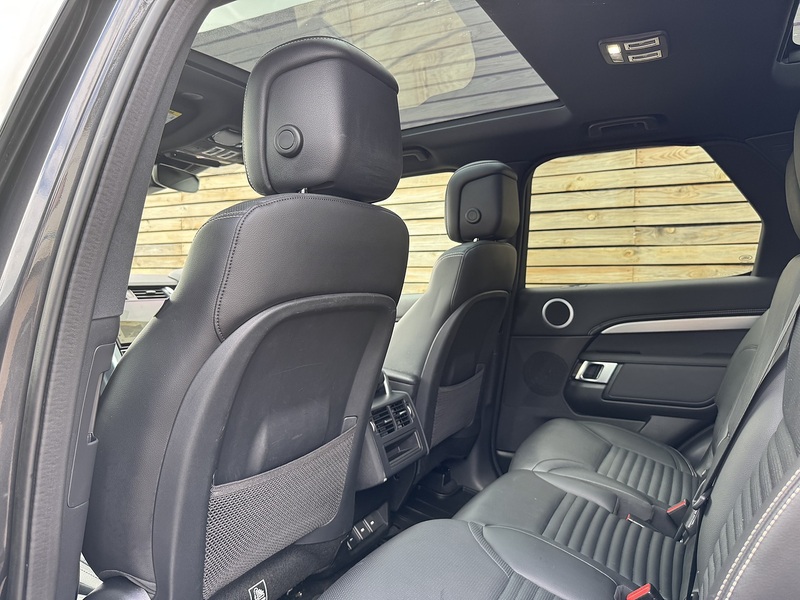 Land Rover Discovery 2023'23 D250 MHEV R-Dynamic SE | Pan Roof | Heated Seats - U9158
