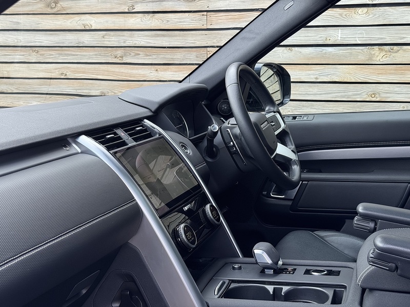 Land Rover Discovery 2023'23 D250 MHEV R-Dynamic SE | Pan Roof | Heated Seats - U9158