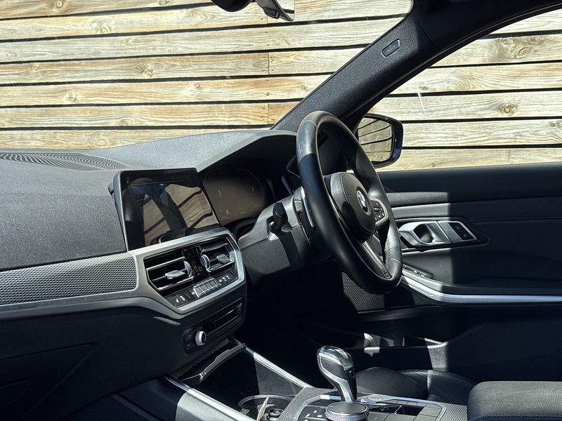 BMW 3 Series 2020'70 320i M Sport | Heated Seats | M Sport Pro Pack - U9161