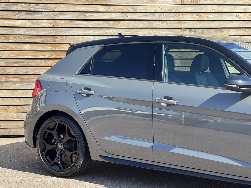 Audi A1 2024'74 TFSI Black Edition | Technoloy Pack  | Sonos Sound - U9167