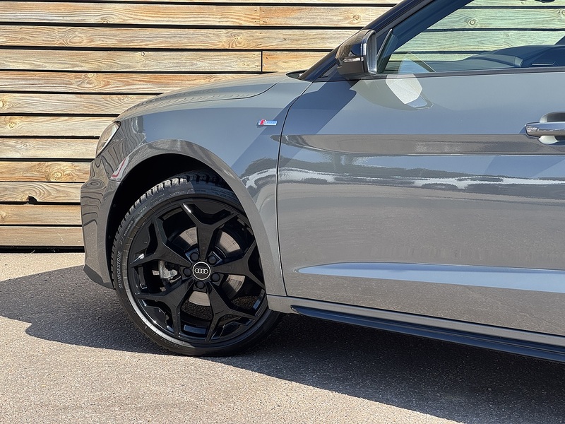 Audi A1 2024'74 TFSI Black Edition | Technoloy Pack  | Sonos Sound - U9167