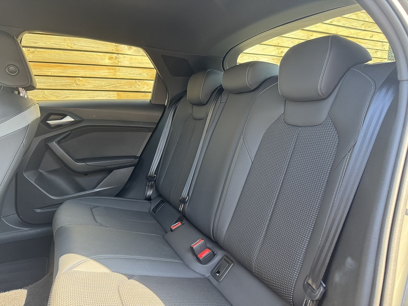 Audi A1 2024'74 TFSI Black Edition | Technoloy Pack  | Sonos Sound - U9167