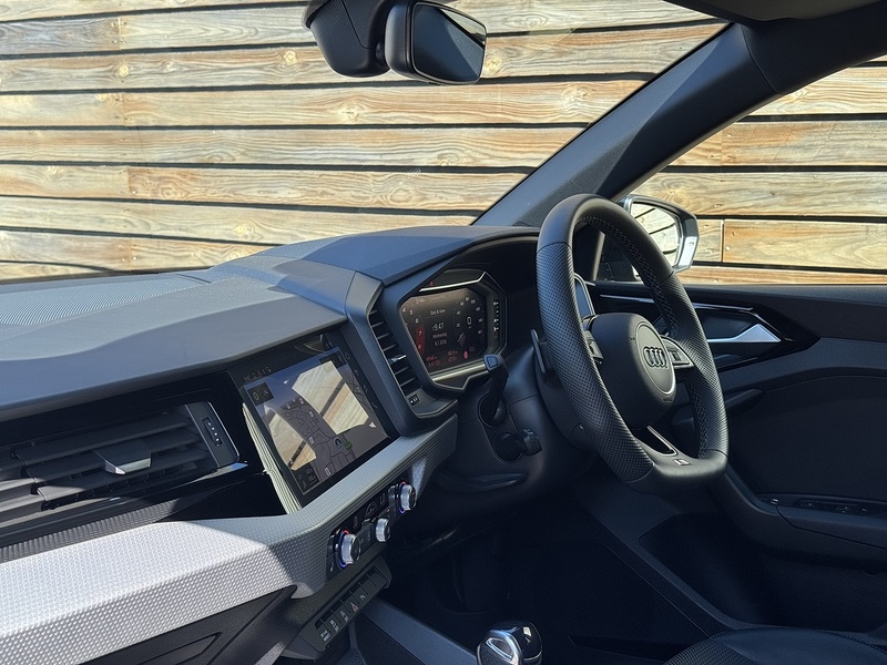 Audi A1 2024'74 TFSI Black Edition | Technoloy Pack  | Sonos Sound - U9167