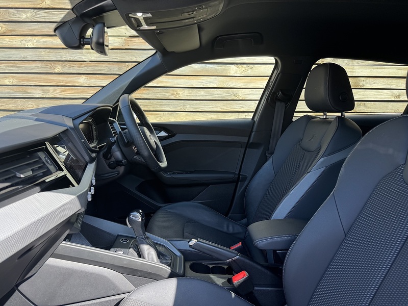 Audi A1 2024'74 TFSI Black Edition | Technoloy Pack  | Sonos Sound - U9167