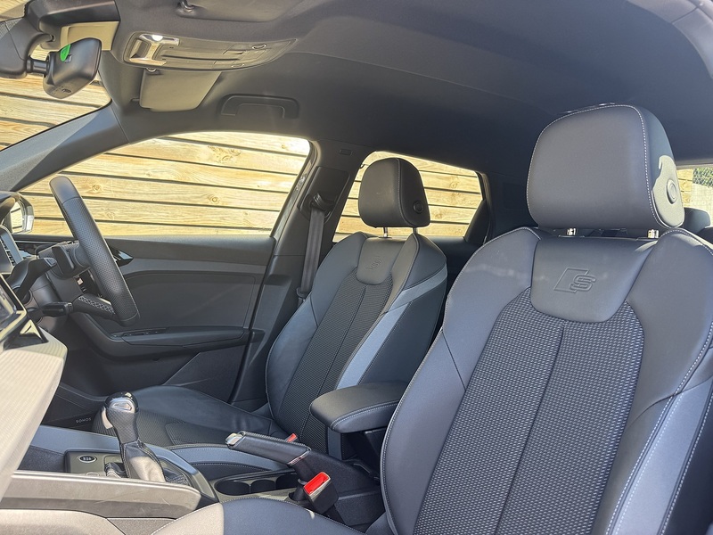 Audi A1 2024'74 TFSI Black Edition | Technoloy Pack  | Sonos Sound - U9167