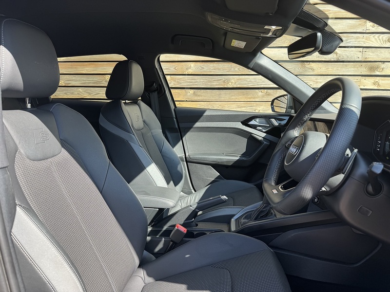 Audi A1 2024'74 TFSI Black Edition | Technoloy Pack  | Sonos Sound - U9167