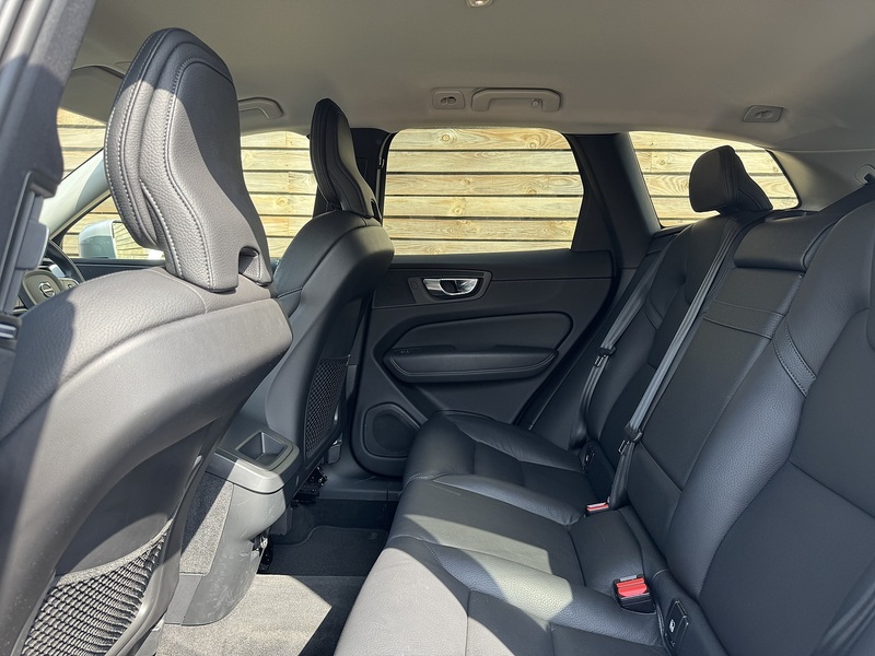 Volvo XC60 2020'20 B5 MHEV Momentum | Heated Steering Wheel | Top Spec! - U9172