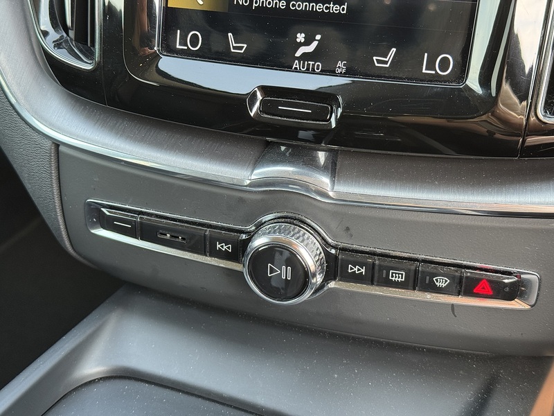 Volvo XC60 2020'20 B5 MHEV Momentum | Heated Steering Wheel | Top Spec! - U9172