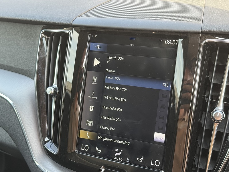Volvo XC60 2020'20 B5 MHEV Momentum | Heated Steering Wheel | Top Spec! - U9172