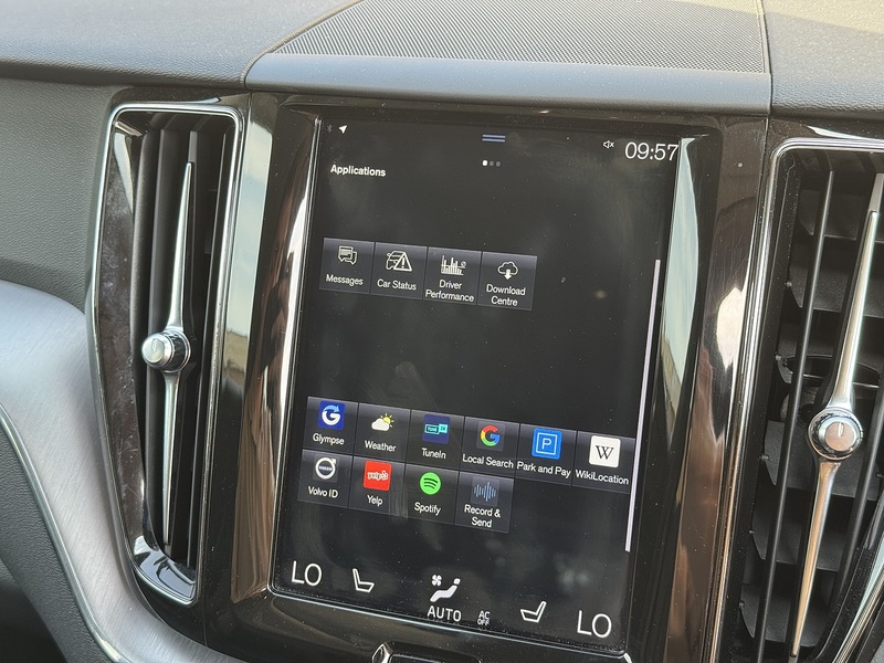 Volvo XC60 2020'20 B5 MHEV Momentum | Heated Steering Wheel | Top Spec! - U9172
