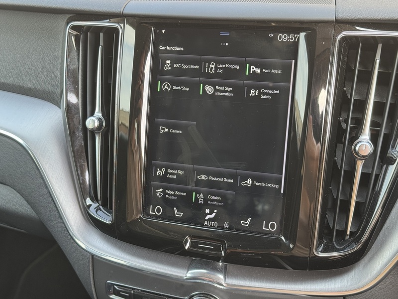Volvo XC60 2020'20 B5 MHEV Momentum | Heated Steering Wheel | Top Spec! - U9172