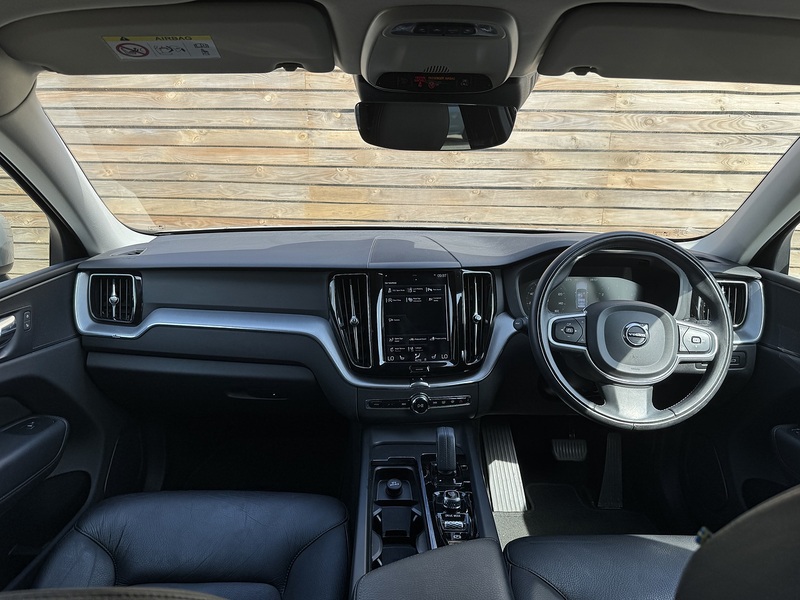 Volvo XC60 2020'20 B5 MHEV Momentum | Heated Steering Wheel | Top Spec! - U9172