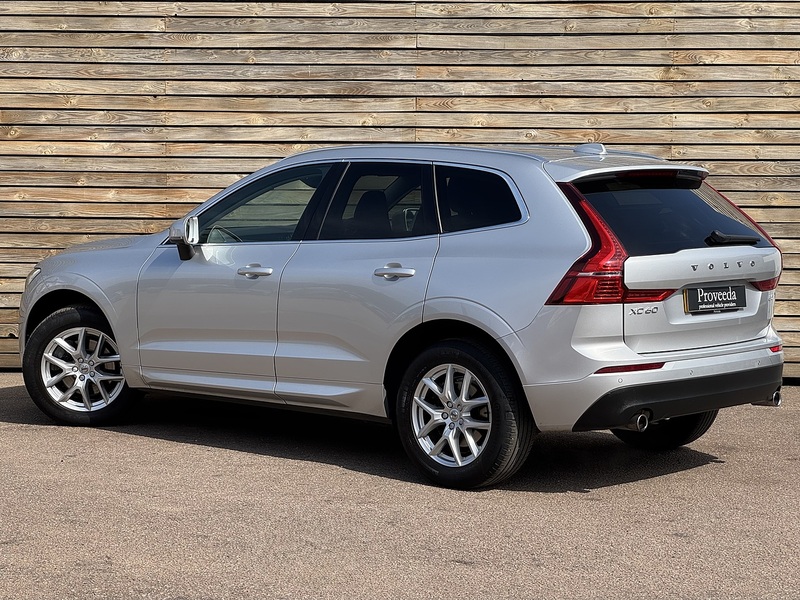 Volvo XC60 2020'20 B5 MHEV Momentum | Heated Steering Wheel | Top Spec! - U9172