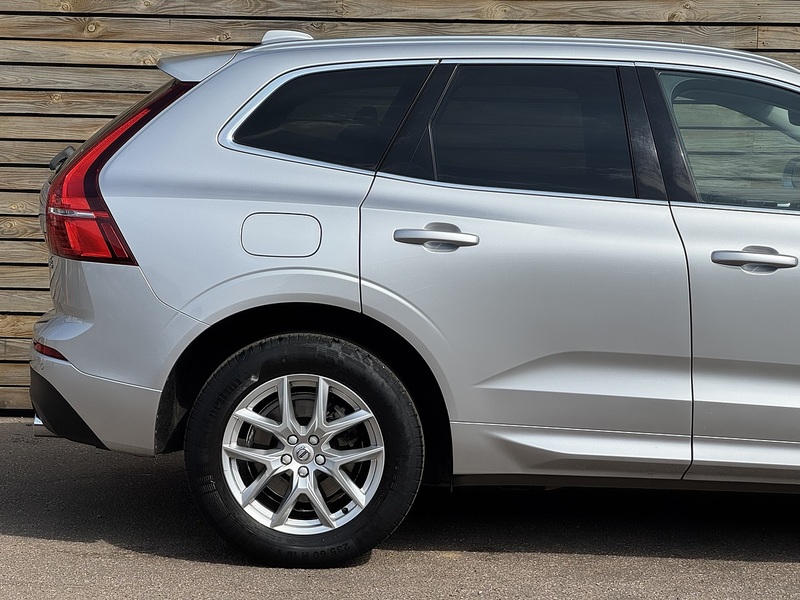 Volvo XC60 2020'20 B5 MHEV Momentum | Heated Steering Wheel | Top Spec! - U9172