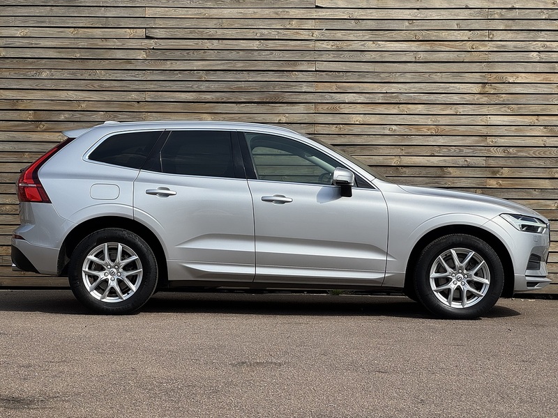 Volvo XC60 2020'20 B5 MHEV Momentum | Heated Steering Wheel | Top Spec! - U9172