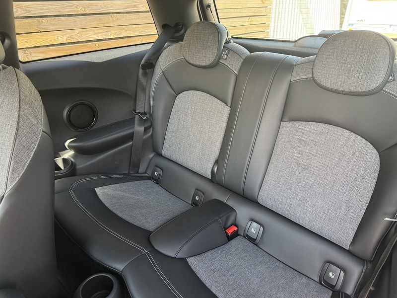 MINI Electric Hatch 2021'21 Cooper SE Level 2 | Heated Steering Wheel | Moonwalk Grey - U9185