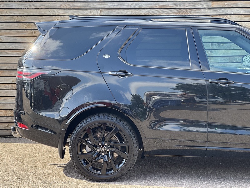Land Rover Discovery 2022'72 D300 MHEV R-Dynamic HSE Commercial | Huge Spec | Rear Seat Conversion - U9186