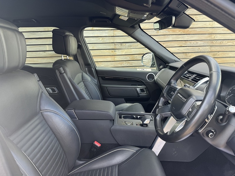 Land Rover Discovery 2022'72 D300 MHEV R-Dynamic HSE Commercial | Huge Spec | Rear Seat Conversion - U9186