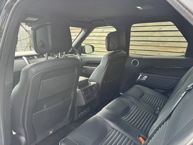 Land Rover Discovery 2022'72 D300 MHEV R-Dynamic HSE Commercial | Huge Spec | Rear Seat Conversion - U9186
