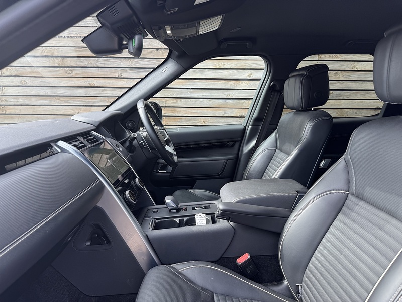 Land Rover Discovery 2022'72 D300 MHEV R-Dynamic HSE Commercial | Huge Spec | Rear Seat Conversion - U9186