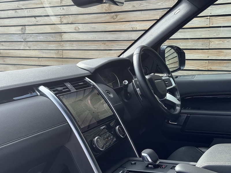 Land Rover Discovery 2022'72 D300 MHEV R-Dynamic HSE Commercial | Huge Spec | Rear Seat Conversion - U9186