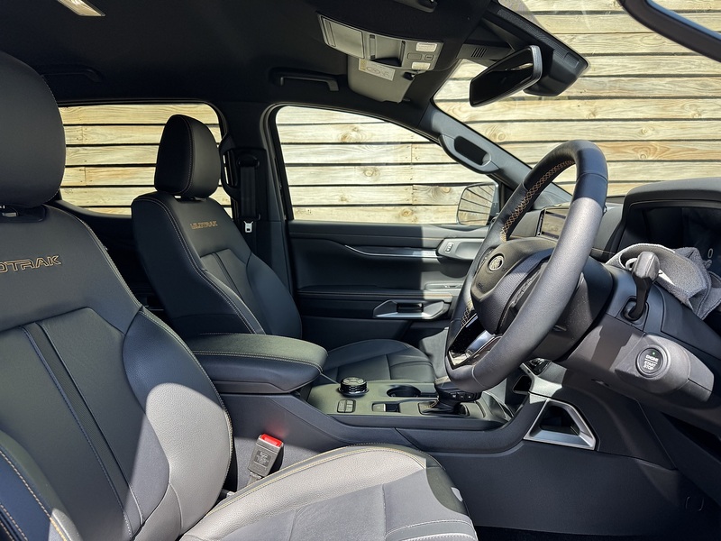 Ford Ranger 2025'74 TD V6 EcoBlue Wildtrak | The Ultimate Pick Up! - U9187
