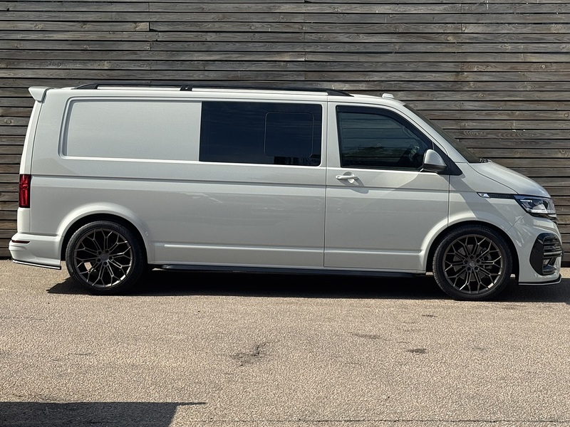 Volkswagen Transporter 2022'72 BiTDI T32 Highline | Big Spec Transporter | Leighton Upgrades! - U9191