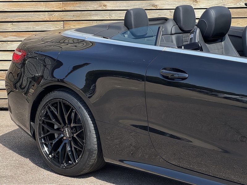Mercedes-Benz E Class 2019'19 E220d AMG Line Cabriolet | Ambient Lighting | Open Air Driving - U9192