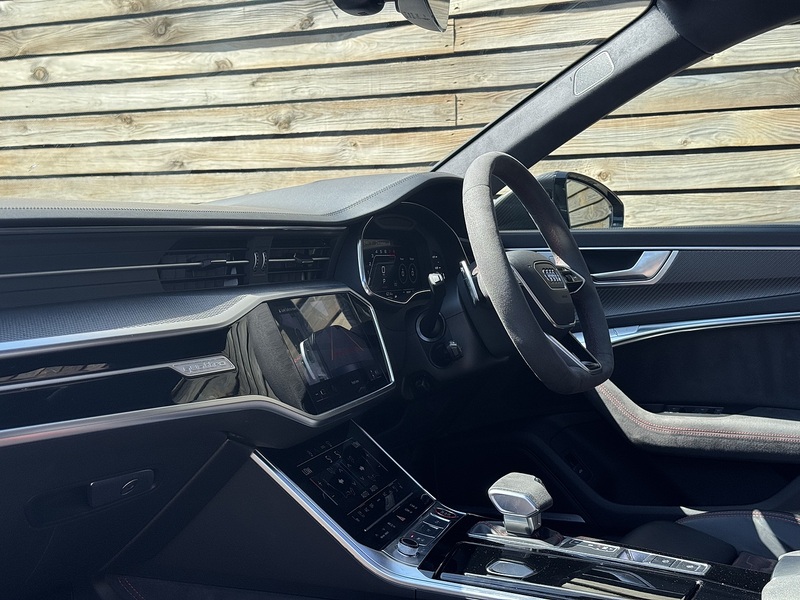 Audi RS6 Avant 2024'74TFSI V8 Performance Carbon Vorsprung | Genuine Urban Kit - U9202