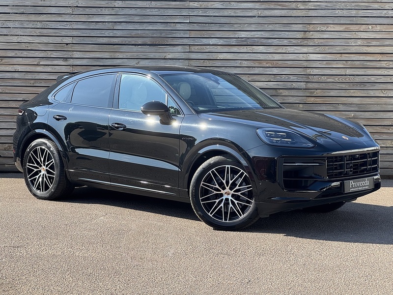 Porsche Cayenne 2025'75 V6 E-Hybrid Black Edition | Pan Roof | BOSE - U9207