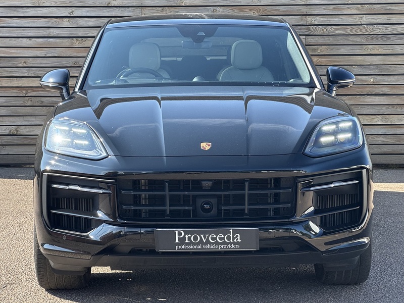 Porsche Cayenne 2025'75 V6 E-Hybrid Black Edition | Pan Roof | BOSE - U9207
