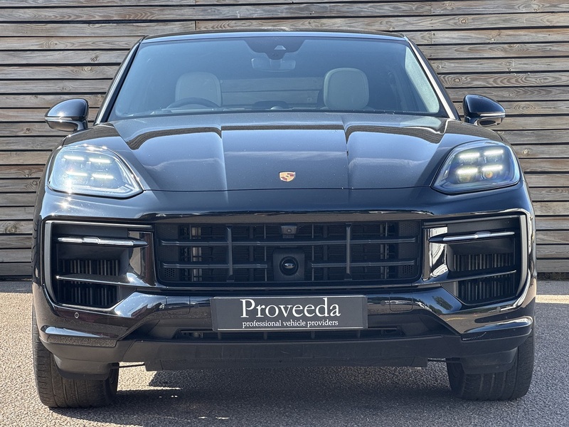 Porsche Cayenne 2025'75 V6 E-Hybrid Black Edition | Pan Roof | BOSE - U9207