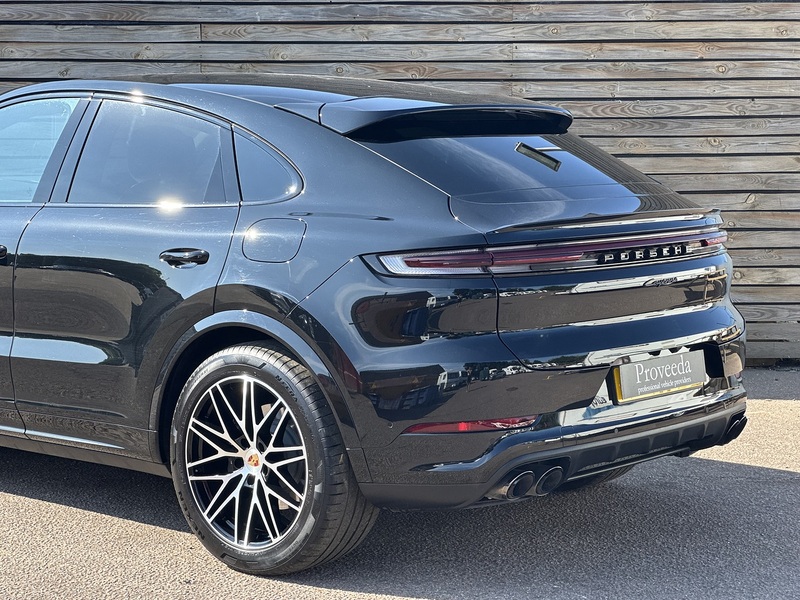 Porsche Cayenne 2025'75 V6 E-Hybrid Black Edition | Pan Roof | BOSE - U9207