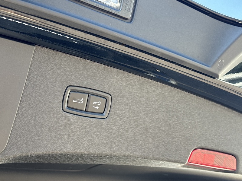 Porsche Cayenne 2025'75 V6 E-Hybrid Black Edition | Pan Roof | BOSE - U9207